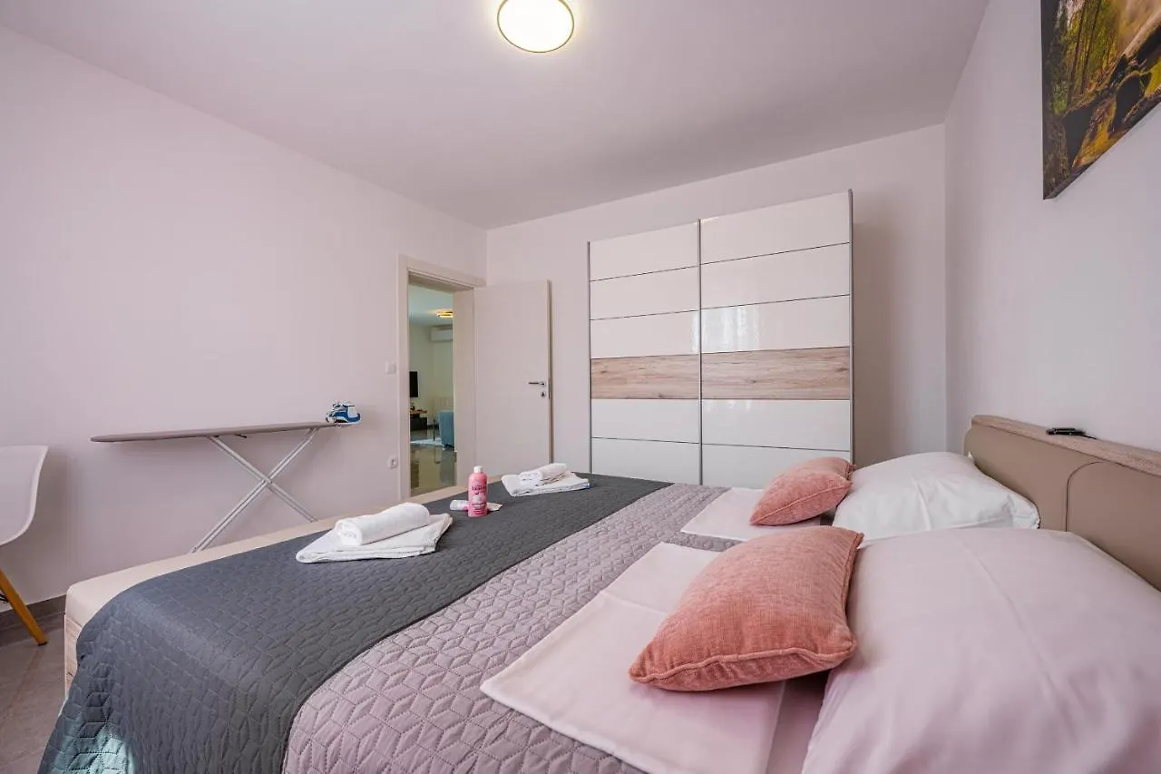 Domus Alba Apartments Pula