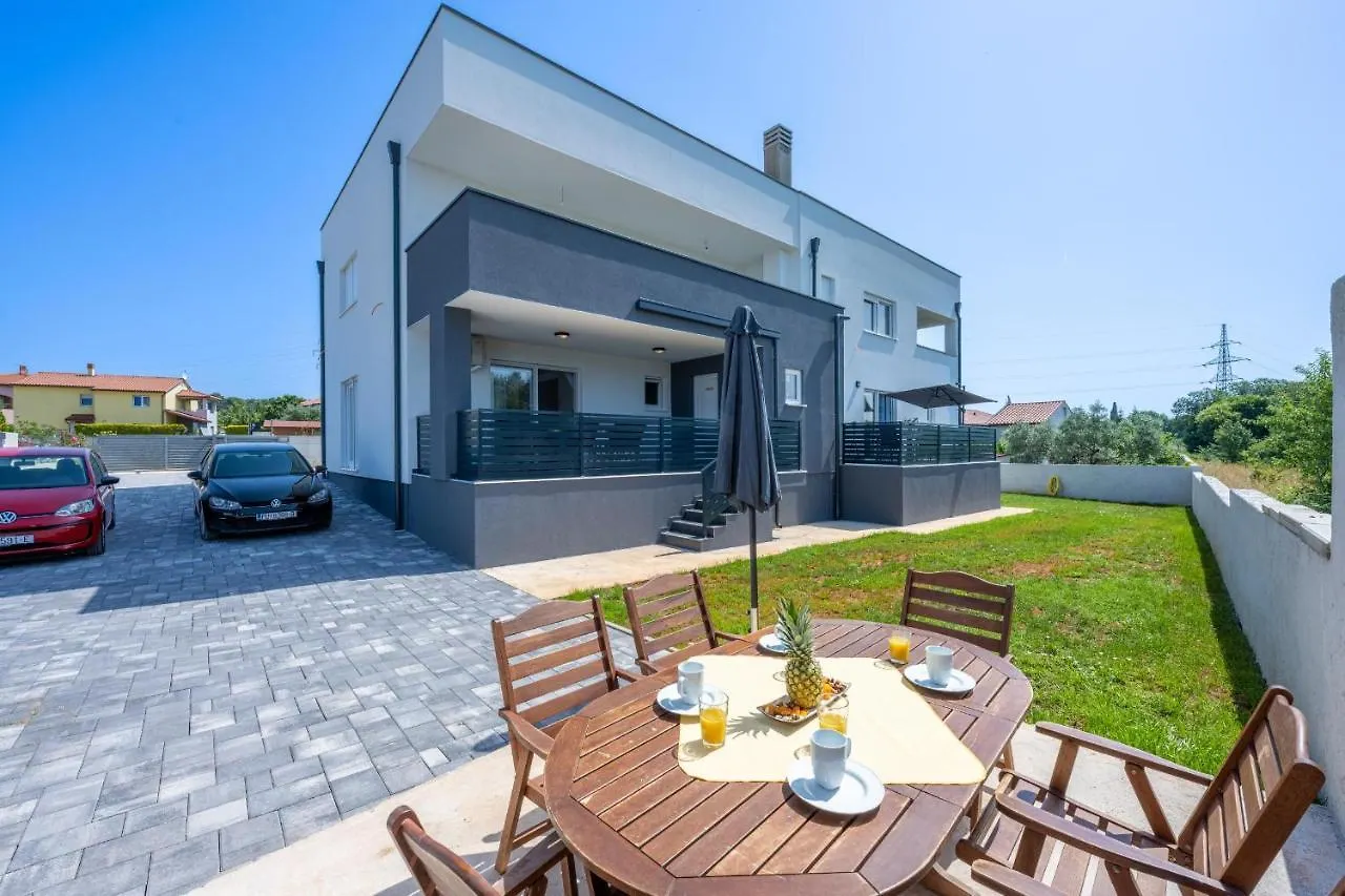 Domus Alba Apartments location