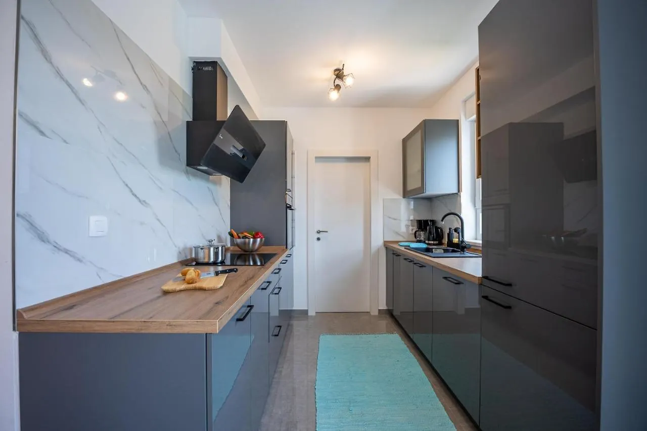 Domus Alba Apartments Pula 0*,  Croatia